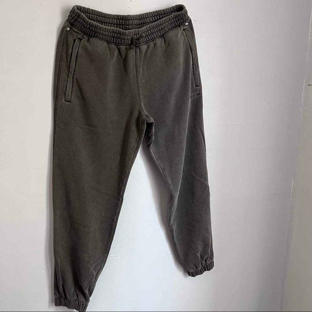 Adidas sweatpants